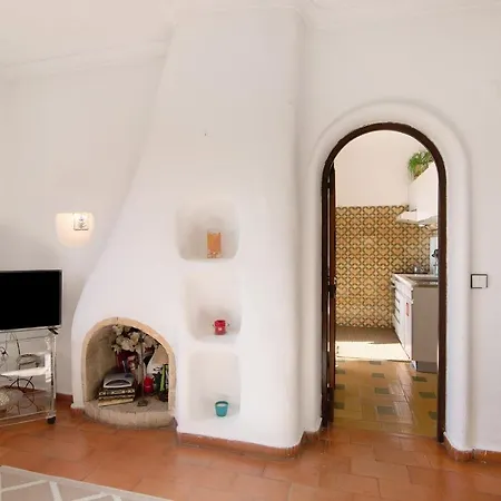 Apartment Mourisca